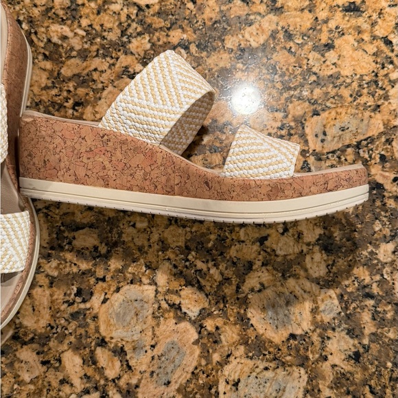 Bzees Shoes - Bzees Resort Comfort Wedge Sandals 8.5W